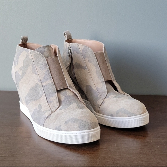 Platform Sneakers - Picture 2 of 6